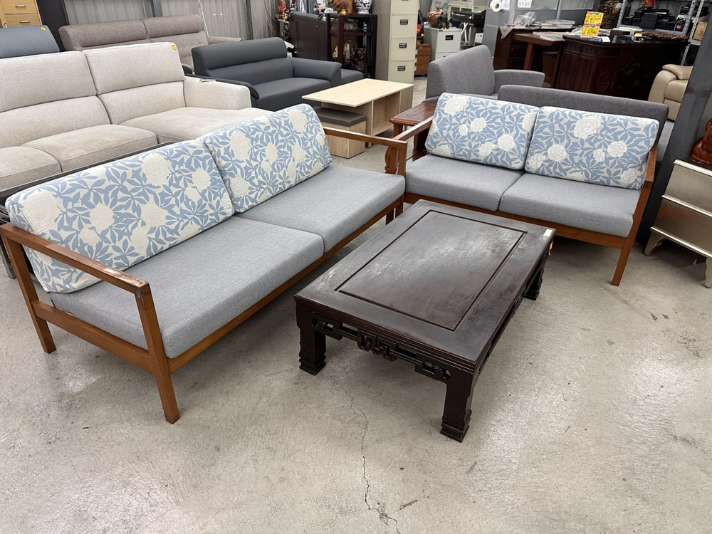 木框布沙發組含茶几