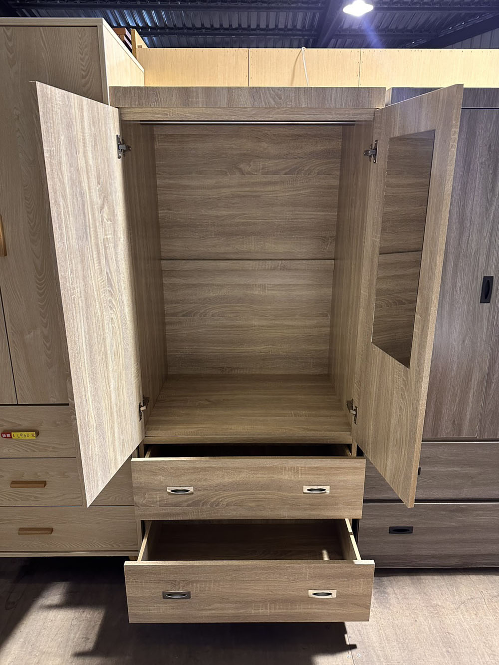 深木紋雙門衣櫃附抽屜
