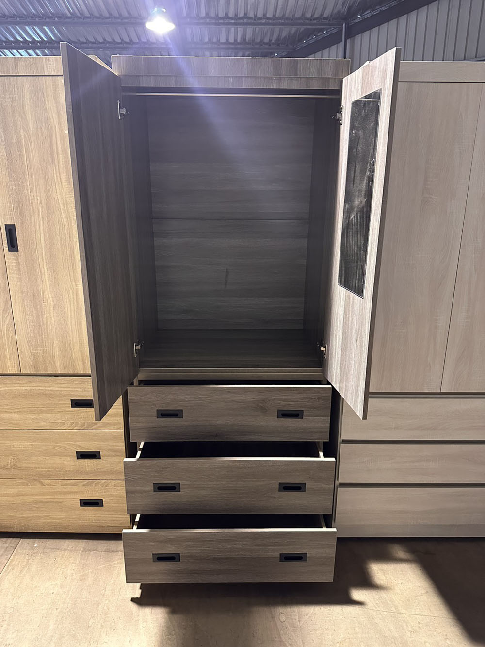 深木紋衣櫃鏡面款