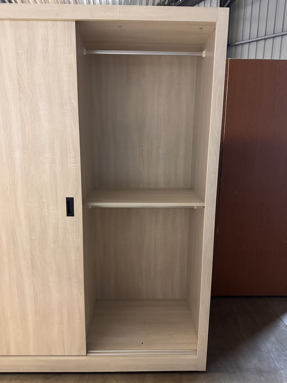 淺木紋滑門衣櫃